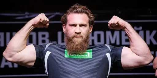 Кудряшов назвал двух боксеров, способных победить Усика