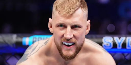 Аспиналл дал оценки топам UFC, в топ-10 лучших вошел россиянин Волков