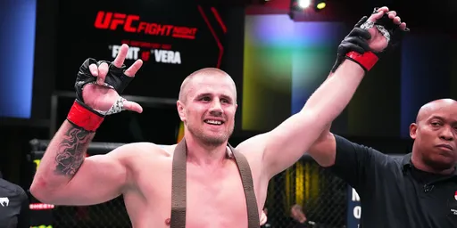 Романов и Иванов проведут бой 2 июля в UFC