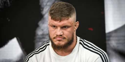 Пономарев рассказал, как сломал ногу в бою с Вахаевым