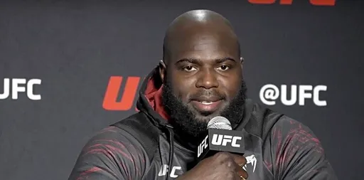 Розенстрайк и Алмейда проведут бой 13 мая в UFC