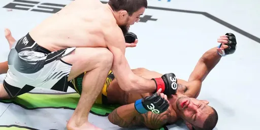 Умар Нурмагомедов и Копылов нокаутировали соперников! Сезон в UFC для россиян начался с крутых побед
