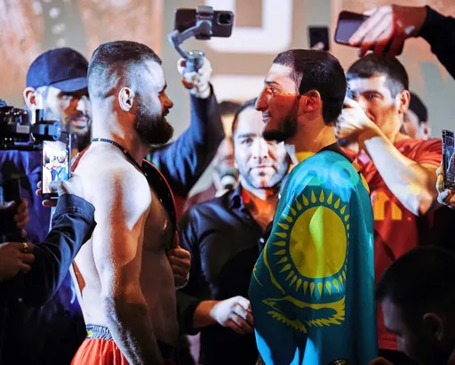 Бикрев защитил свой титул, победив Дазаева на турнире AMC Fight Nights