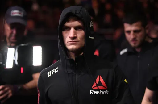 В команде Мовсара Евлоева прокомментировали отмену боя на UFC 270