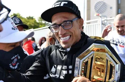 Чемпион UFC Оливейра: ставьте цель и продолжайте двигаться вперед в погоне за мечтой
