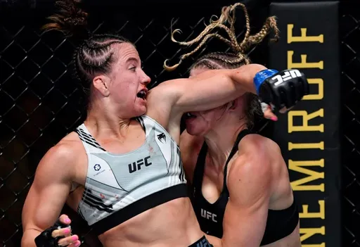 Бой Мэйси Барбер – Монтана де ла Роса состоится на UFC 269