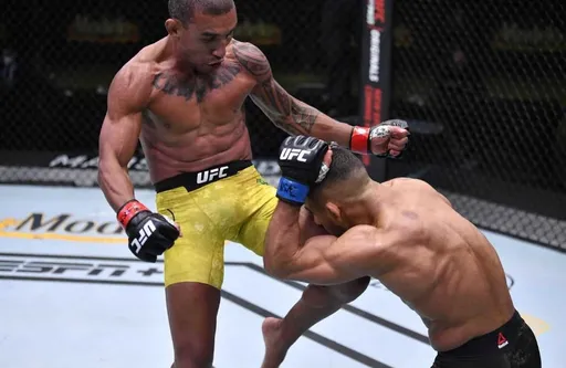 Бой Раони Барселос – Виктор Генри состоится на UFC Fight Night 199