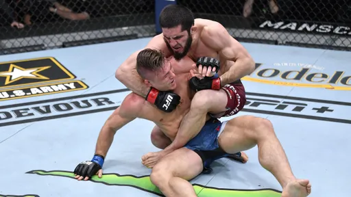 Махачев пообещал скоро забрать пояс UFC в легком весе
