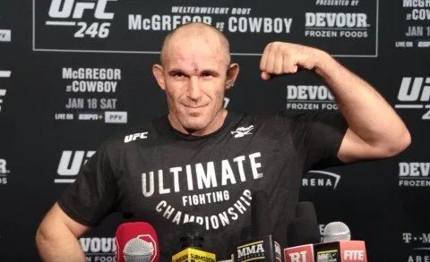 Стал известен следующий соперник Олейника в UFC