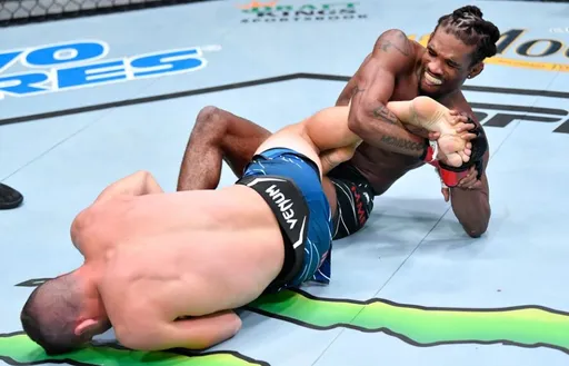 Стали известны обладатели бонусов на UFC on ESPN 30