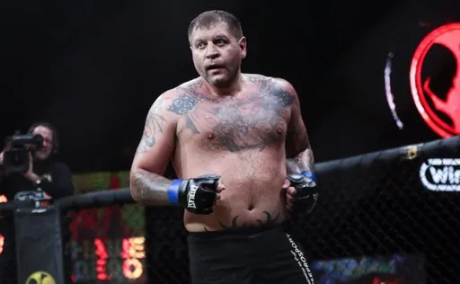 Александр Емельяненко: Артур Гусейнов попросил перенести бой с января на март