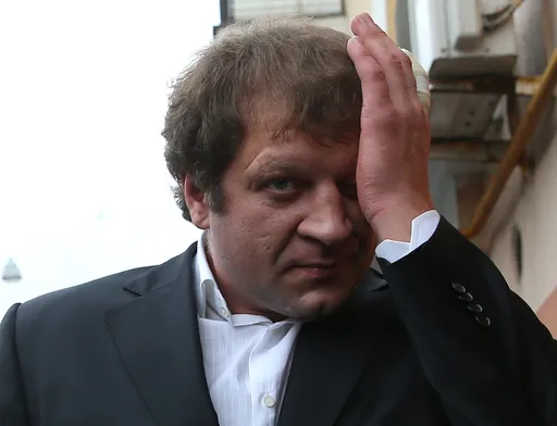 «В пивнухе». Пользователи Instagram угадывают место сборов Александра Емельяненко