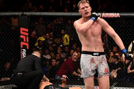 Боец UFC Волков: буду стараться забрать пояс