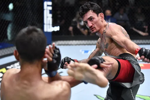 Холлоуэй победил Родригеса единогласным решением судей на UFC Fight Night 197