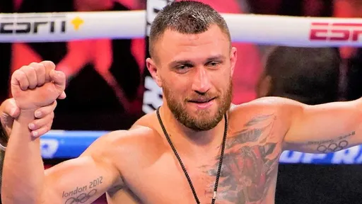 Василий Ломаченко одним словом охарактеризовал Хабиба Нурмагомедова