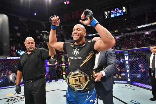 Стали известны результаты турнира UFC 265