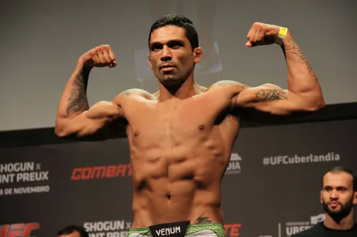 Клаудио Силва встретится с Макги на майском турнире UFC Fight Night