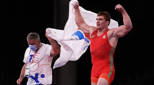 Олимпийский чемпион Мишин прокомментировал победу российского борца греко-римского стиля Евлоева на Олимпиаде