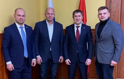 Глава Прикамья Дмитрий Махонин провел рабочую встречу с легендой ММА Федором Емельяненко