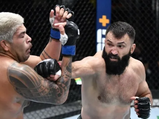 Орловский победил Фелипе решением судей на UFC Fight Night 195
