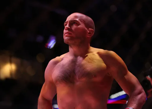 Кузьминых одолел Ходакова в рамках турнира AMC Fight Nights