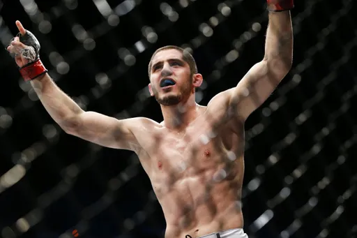 Махачев считает, что UFC больше не позволит Макгрегору проигрывать