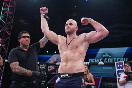Денис Гольцов победил Коди Гудэйла техническим нокаутом на PFL 2