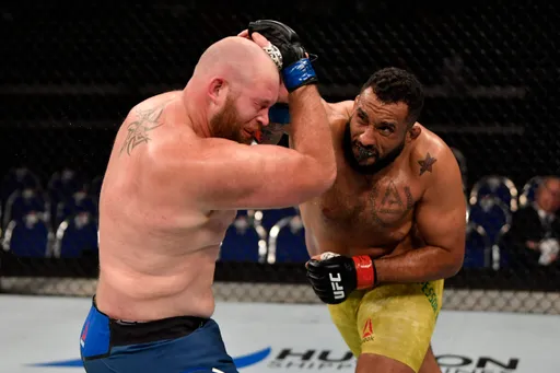 Боец UFC Пессоа дисквалифицирован на два года за употребление запрещенных веществ