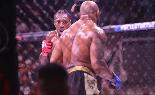 Фил Дэвис победил Йоэля Ромеро раздельным решением судей на Bellator 266