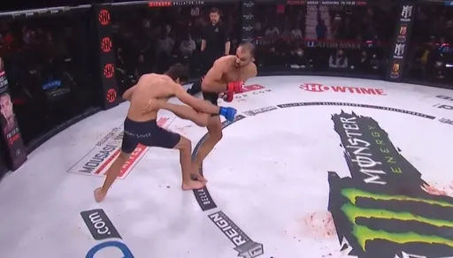 Андрей Корешков нокаутировал в первом раунде Ченси Ренкаунтри на Bellator 274