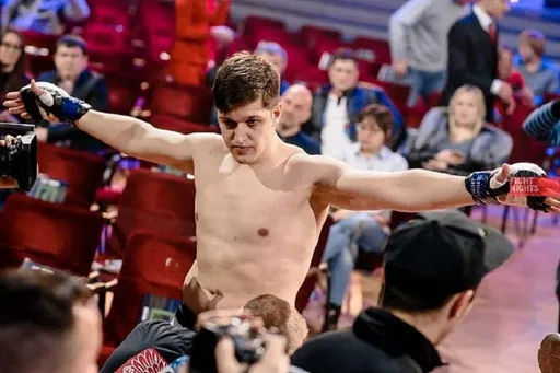 Менеджер Емельяненко обвинил Макса «Топора» в договорном бое с «Большим Папой»