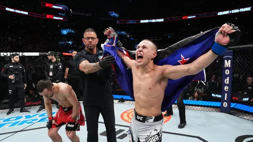 Кай Кара-Франс сместил Аскара Аскарова в рейтинге UFC