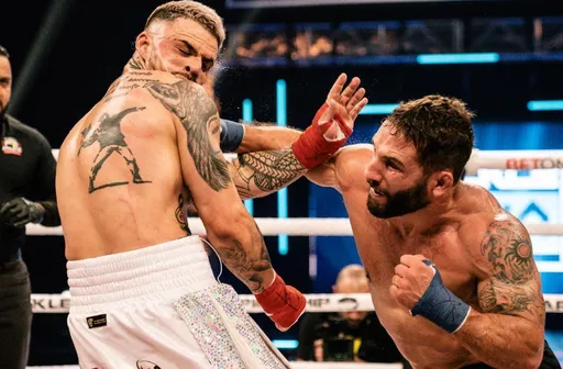 Чед Мендес техническим нокаутом победил Джошуа Альвареса на Bare Knuckle: Knucklemania 2