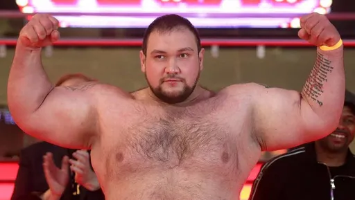 «Большой Папа» нокаутировал Макса «Топора»