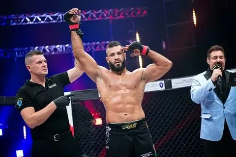 Маалем нокаутировал Фахреддина в главном поединке Brave CF 52, став новым чемпионом в полутяжелом весе