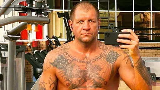 Александр Емельяненко набирает форму перед боем с Джеффом Монсоном