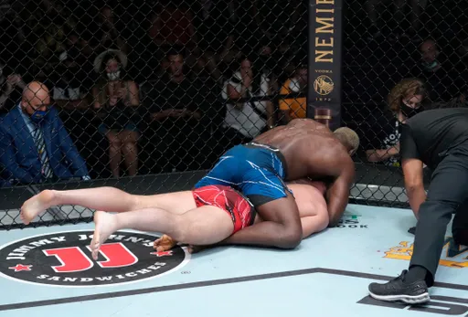 Дерек Брансон победил Даррена Тилла сабмишном на UFC Fight Night 191