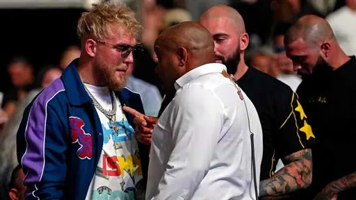 Джейк Пол опубликовал видео перепалки с Кормье на UFC 261