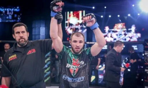 Гамзат Хирамагомедов нокаутировал Джулиано Дельвинью на Eagle FC 43