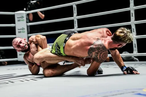 Абу-Муслим Алиханов победил Абдимиталипова на UAE Warriors 20