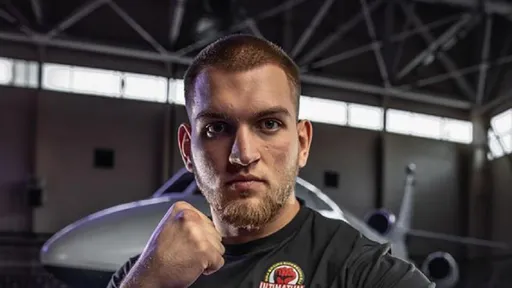 Чемпион Hardcore FC против американского пенсионера. Где смотреть бой Тимур Слащинин — Морис Джексон