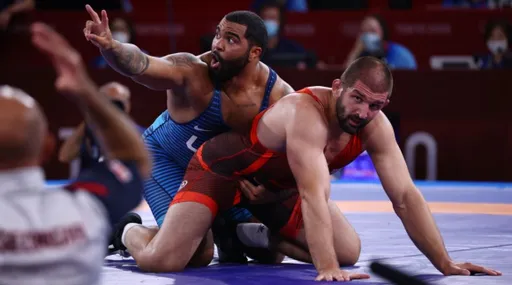 Bellator ведет переговоры с олимпийским чемпионом по вольной борьбе Стивенсоном