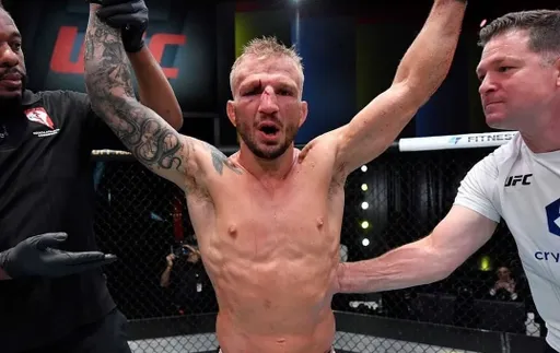 Диллашоу занял второе место в рейтинге UFC
