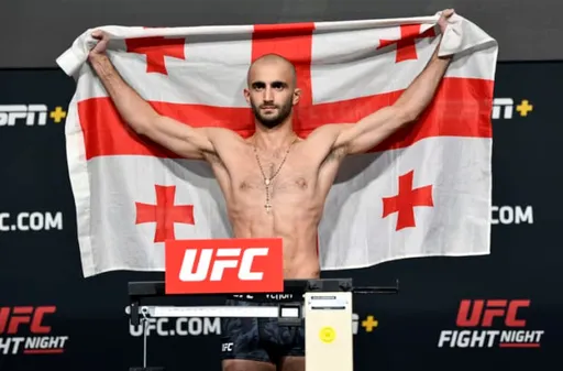 Стали известны результаты взвешивания турнира UFC on ESPN 30
