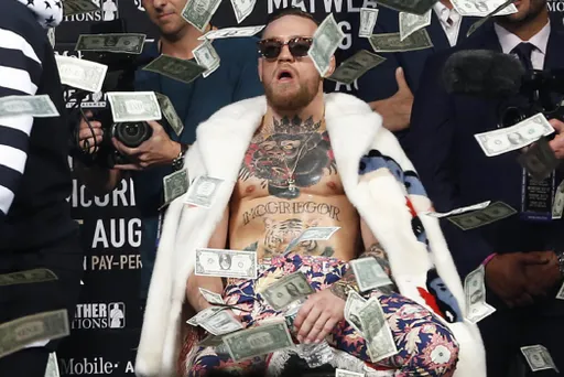 Экс-чемпион UFC в двух весовых категориях Конор Макгрегор стал самым высокооплачиваемым спортсменом мира 2021 года по версии «Forbes»