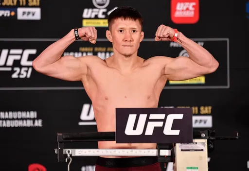 В UFC официально подтвердили поединок Жумагулова и Риверы