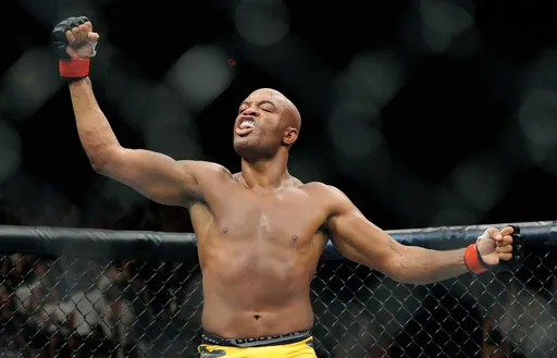 Сын легенды UFC Андерсона Сильвы победил соперника за 12 секунд в дебютном поединке, нанеся один удар