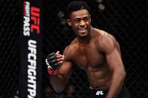 Чемпион UFC Стерлинг высмеял Петра Яна и Сехудо