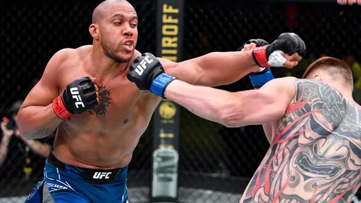 Ган прокомментировал решение UFC устроить его бой с Льюисом за пояс временного чемпиона