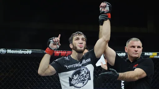 Чакаев выиграл у Хайрулина на турнире AMC Fight Nights